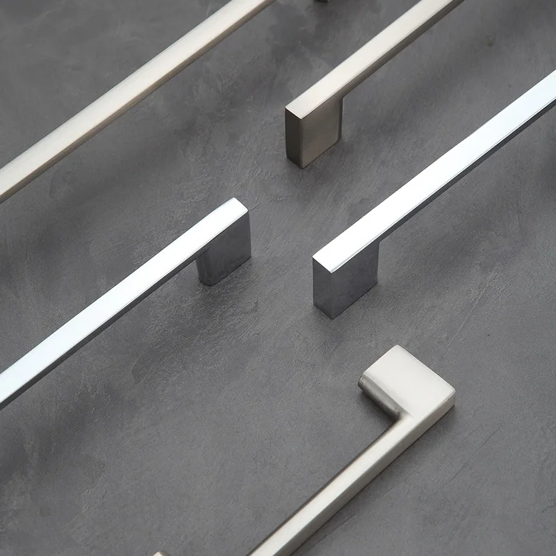 Furniture Handles Bright Chrome Cupboard Wardrobe Pulls Solid Aluminum Kitchen Cabinets Pulls Handles for Cabinets and Drawers