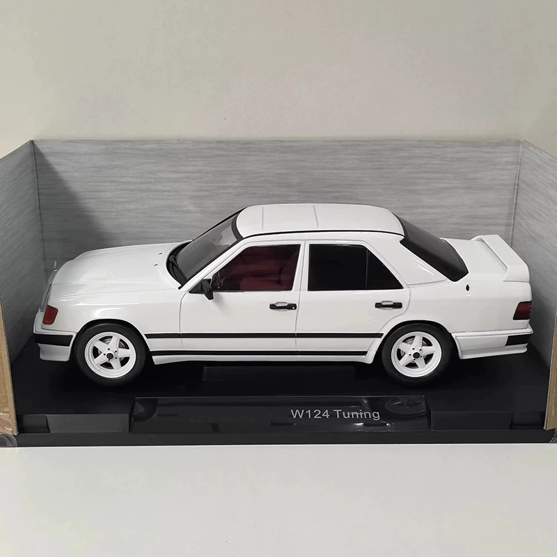 

Масштабная модель автомобиля MCG 1/18 W124, тюнингованная, из сплава, статическая, для коллекции, декоративная, праздничный подарок, игрушка, сувенир