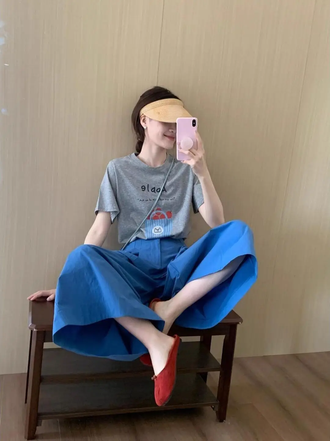 

Летний модный комплект в корейском стиле: футболка с коротким рукавом и широкие брюки, омолаживающий трендовый женский костюм