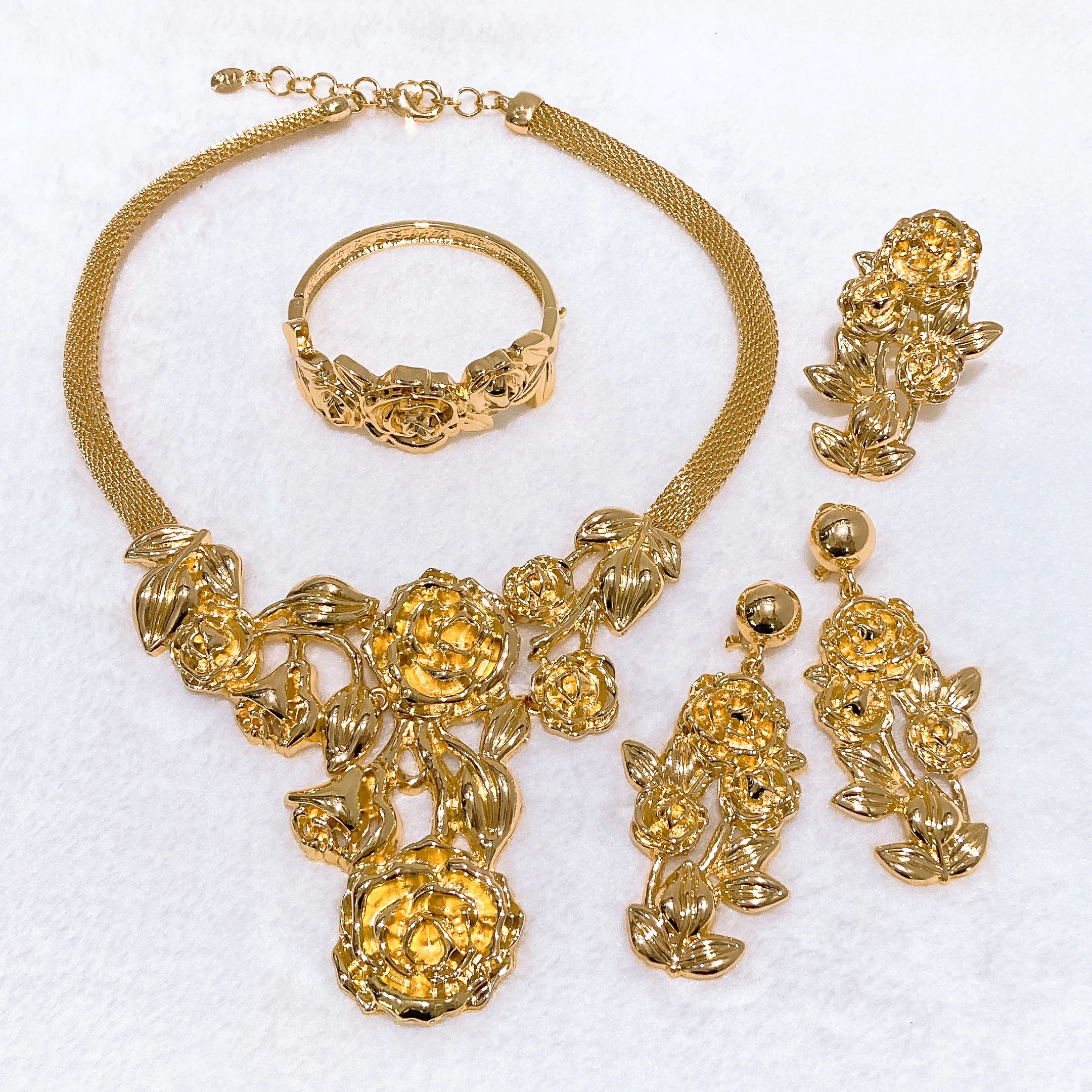Fashion Earrings Necklace Flower Shape 18K Gold Plated Jewelry Set French Ins Bracelet Ring Romantic Jewelry Party Gifts