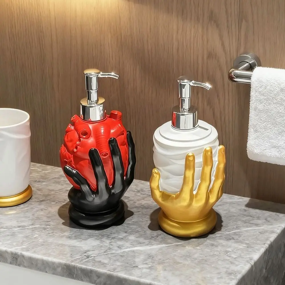 Resin Hand Held Heart Soap Bottle Empty Refillable Heart Shaped Soap Dispenser with Pump Decorative Shower Gel Press Bottle