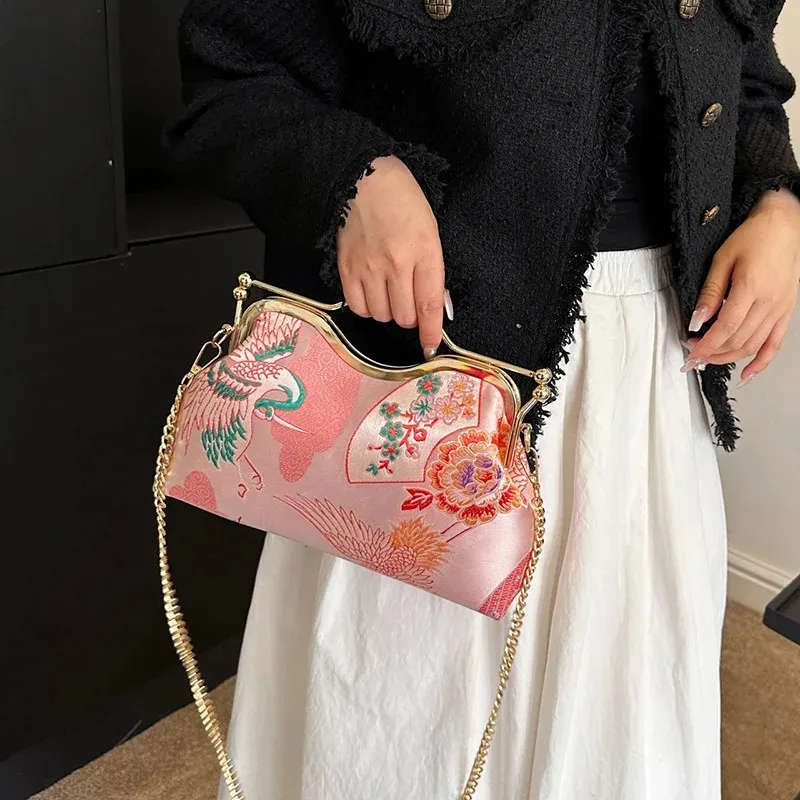 2024 INS Elegant Women Flower Print Handbags Vintage Lady Chain Shoulder Bags Clutch Simplicity Crossbody Bags Lock Shell Clip