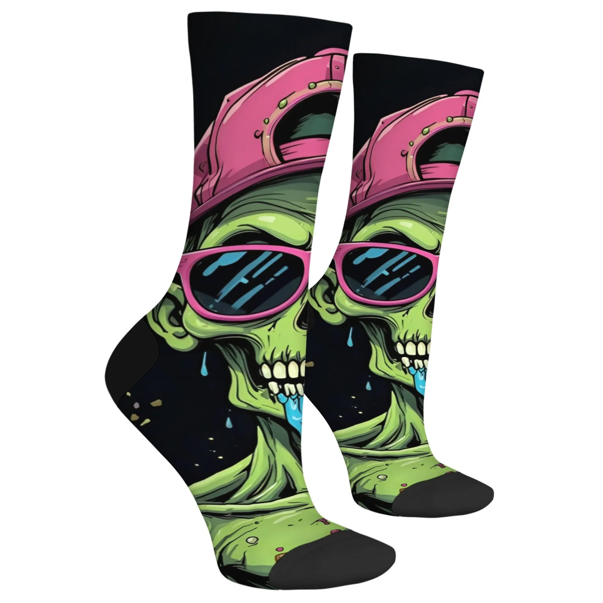 جوارب جمجمة داكنة قابلة للتنفس ومضادة للانزلاق وقاعدة رمادية داكنة مع قبعة وردية بحافة جمجمة وحل أزرق مثالي لمجلسات حديقة التزلج