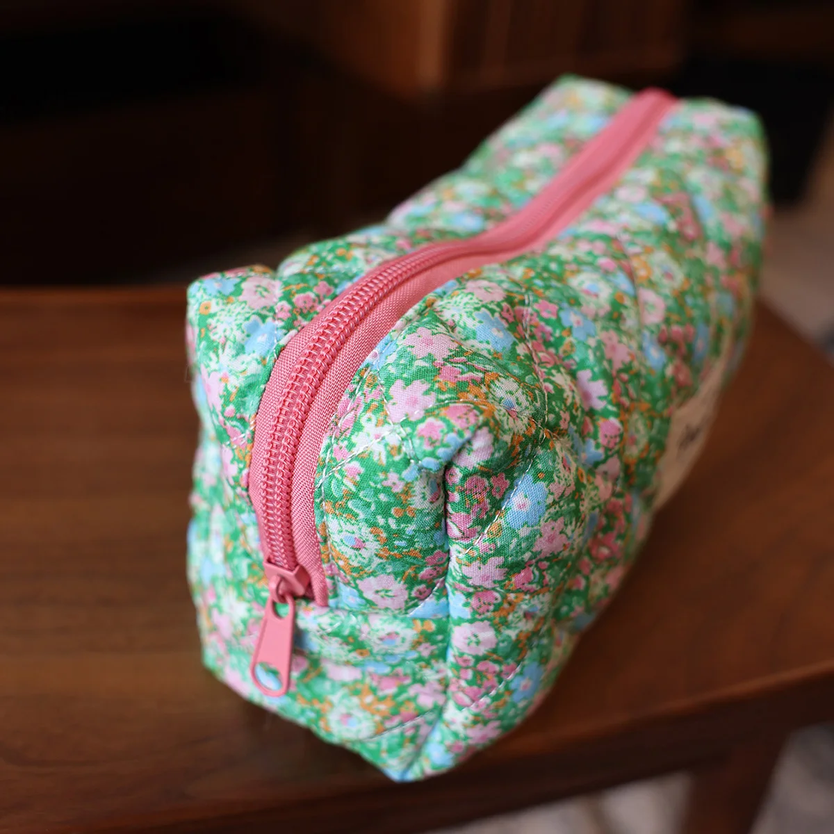 Floral Patterned Medium-sized Cosmetic Bag For Skincare Products Portable Travel Organizer Makeup Bag Small items storage bag