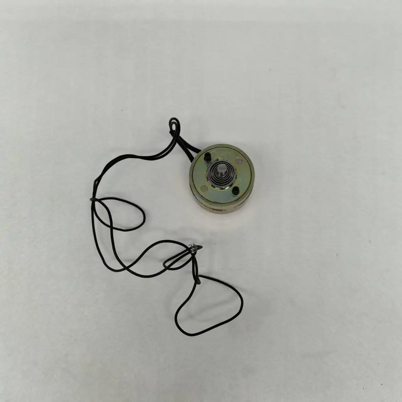 

Wiper Solenoid A9056012 A9056018 Thread Sweeper Solenoid Rotary Solenoid for Barudan Embroidery Machines Parts