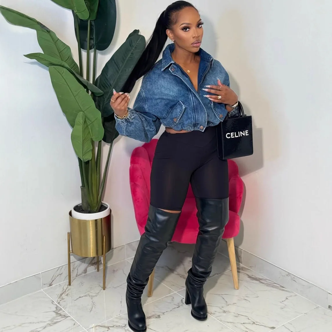 

2025 New Blue Washed Lapel Drawstring Long Sleeve Short Zipper Denim Jacket Women Fashion Casual Versatile Outerwear