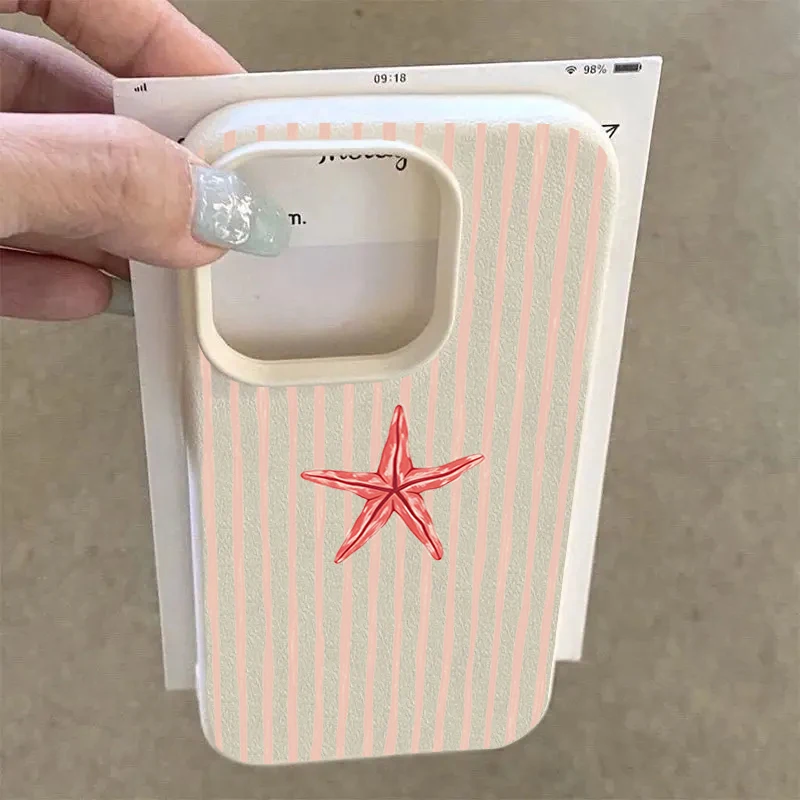 Preppy Rosa Gestreifte Rote Seestern-Leder-Handyhülle für iPhone 17 16 15 14 13 12 11 Pro Max Niedliche Sommer-Ozean-Schutzhülle