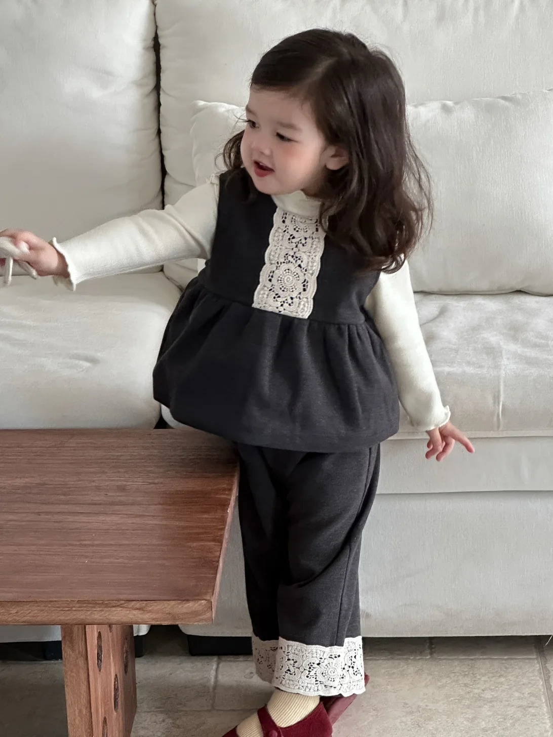 Girls Cute Thick Vest + Lace Trousers 2pcs Suit Infant Plus Velvet Warm Outfits 2025 Winter New Baby Sleeveless Clothes Set