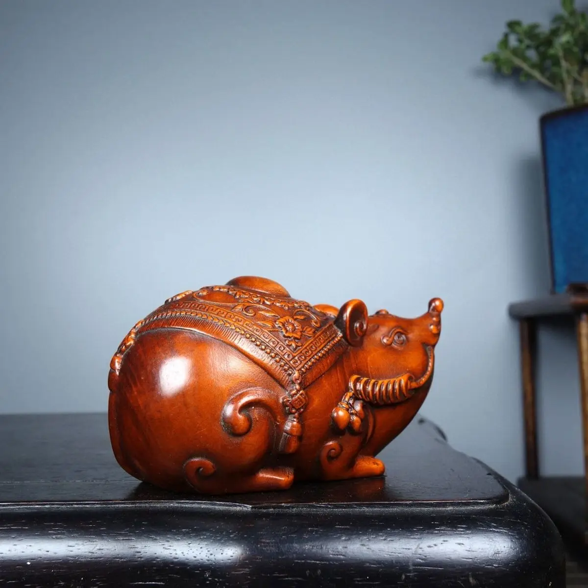 

Creative boxwood carving money mouse decoration mouse you have money to send gifts to friends