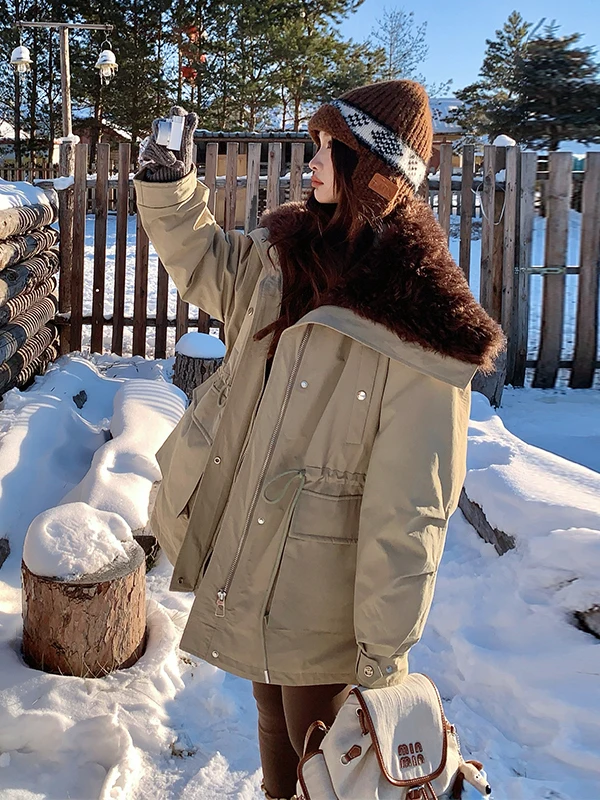 

Модная теплая парка с воротником из овечьего меха, женская зимняя куртка 2025 года, новая модель, маленький размер, с утяжкой на талии, антивозрастная верхняя одежда