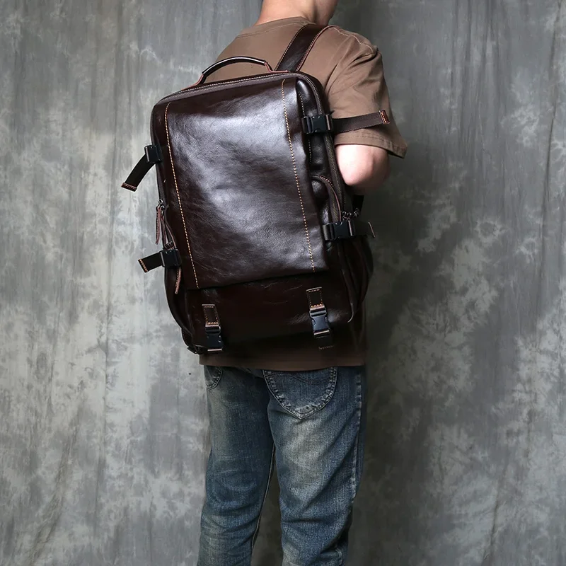 Zaino da viaggio in pelle di grande capacità Zaino da lavoro per il tempo libero Zaino in pelle di vacchetta con strato superiore Zaino per computer da uomo all'aperto