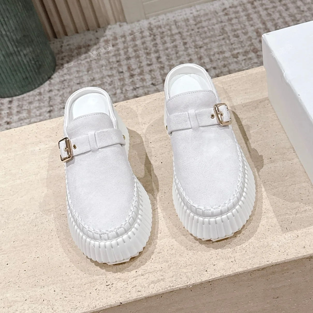Top-Version 2026 New Thick-Soled British-Style Mules Shallow Height-Increasing Vintage Matte Closed-Toe Slip-On Slippers
