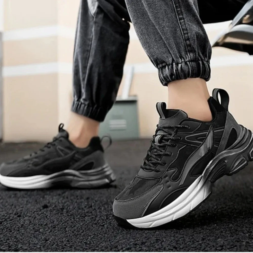 

2025 Casual Sports Shoes for Men Large-sized Soft and Breathable Mesh with Lace-up Fashionable Spring and Summer Flat Heels