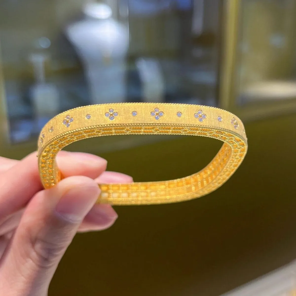 

Роскошный браслет из чистого золота 9999 пробы 24 карата, светлый роскошный итальянский матовый браслет с пряжкой в придворном стиле для женщин