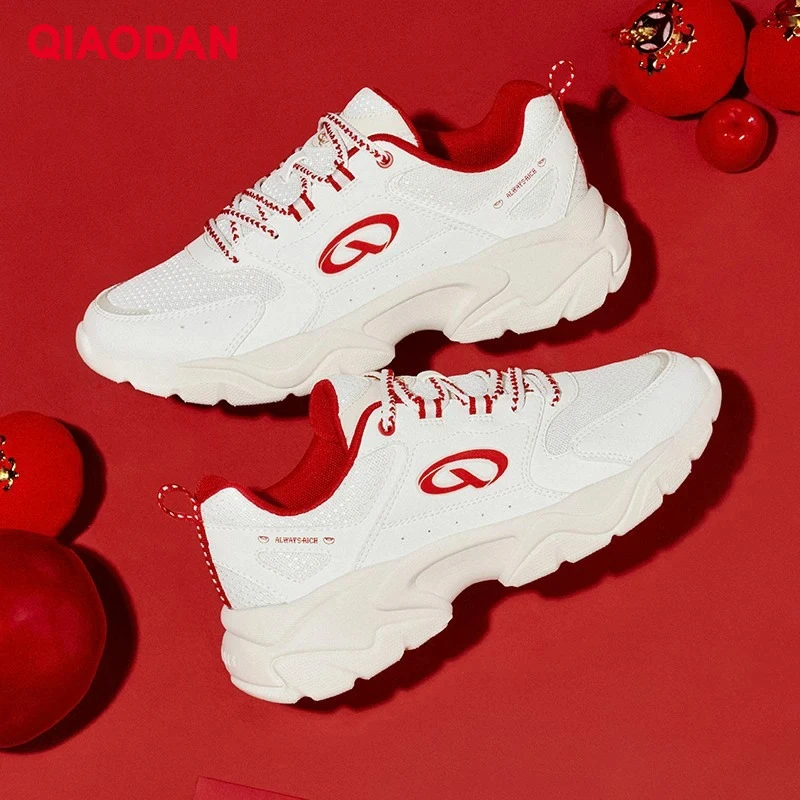 

QIAODAN женские кроссовки, осень 2023, повседневная красная новая обувь, стильная модная женская удобная прогулочная обувь на толстой подошве QXL042251313
