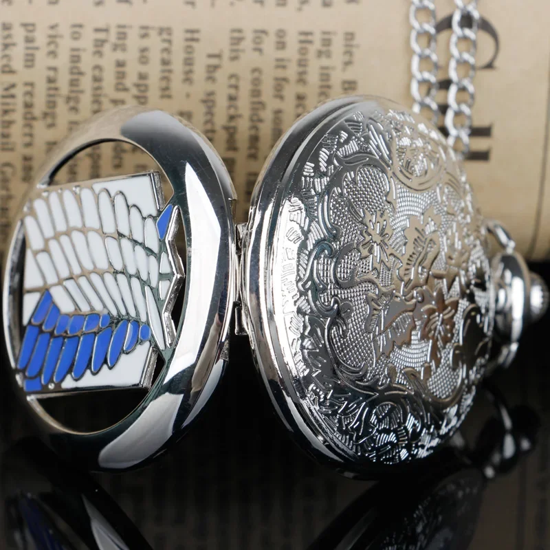 Klassisches, einzigartiges Design, Bronze, Attack on Titan Wings of Liberty, Clamshell-Quarzwerk, Taschenuhr, Geschenk, CF1025