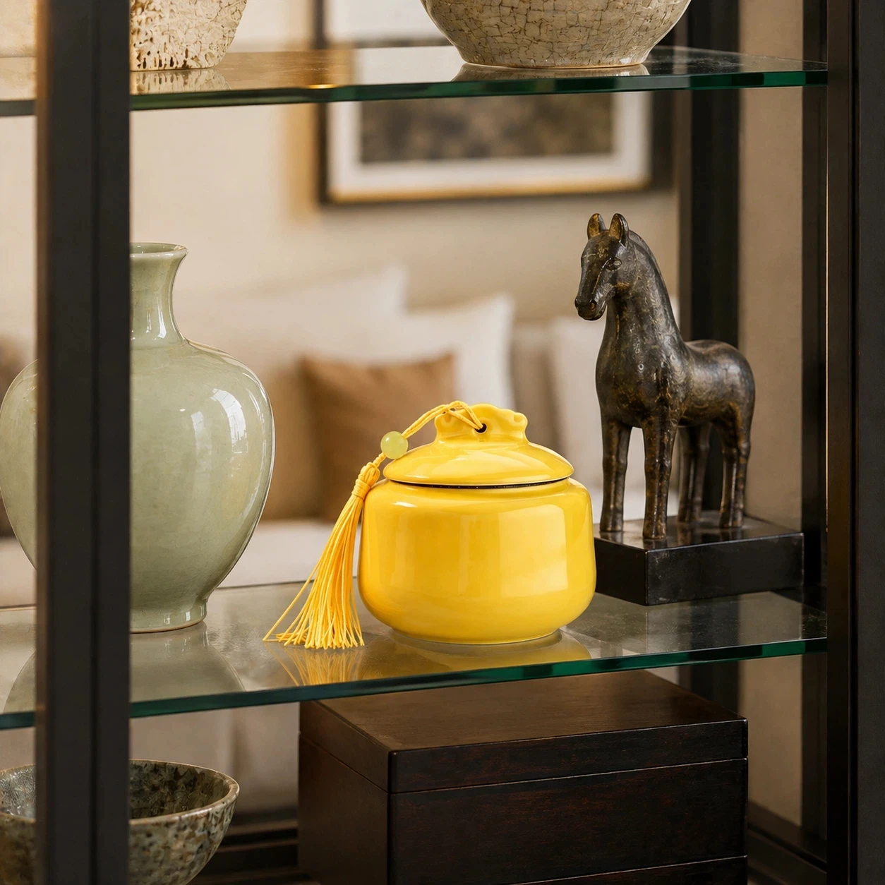 Bright yellow glazed jar with tassel decoration, light luxury porcelain jar, business souvenir, holiday gift, small jar