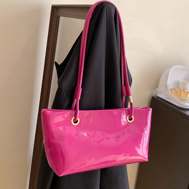 Spring Summer 2024 New Lacquer Leather One Shoulder Underarm Bag Fashionable Solid Color Commuter Tote Bag Women\'s Bright Bag