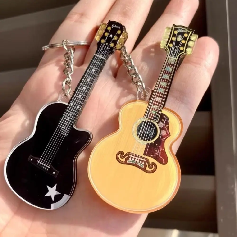

Handmade Hand-Painted Guitar Keychain Lightweight Vintage Style Wooden Guitar Charm Decorative Unique Design