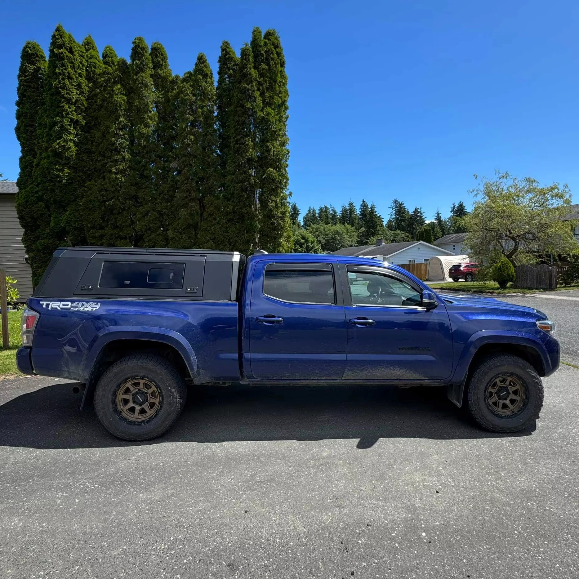 

Geoff Heith-style Pickup Truck Hardtop Black Canopy 4X4 Truck Canopy Topper for 2022 Tacoma 6FT Tonneau Cover