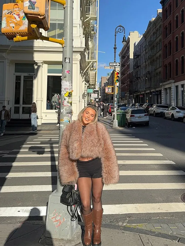 Winter Women's Vintage Fake Fur Coat 2025 New Fashion Round Neck Full Sleeves Coats Daily Commuting Thicken Fur Warm Outerwears