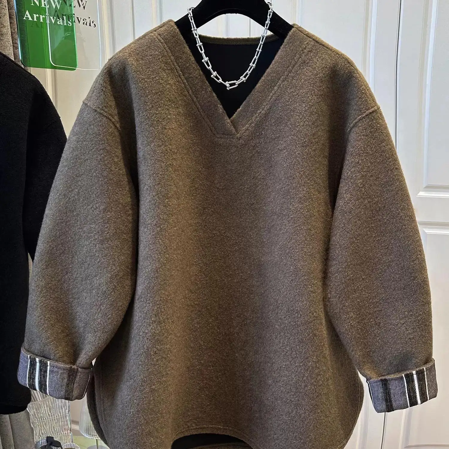 V-neck thick warm woolen pullover hoodie for women in winter,  loose, high-end black woolen top  streetwear women