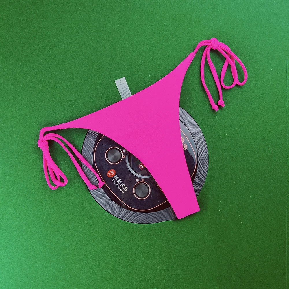 แฟชั่นยุโรปและอเมริกาเซ็กซี่ผูกเชือกบิกินี่สามเหลี่ยมชายหาดวันหยุดชุดว่ายน้ําสตรี