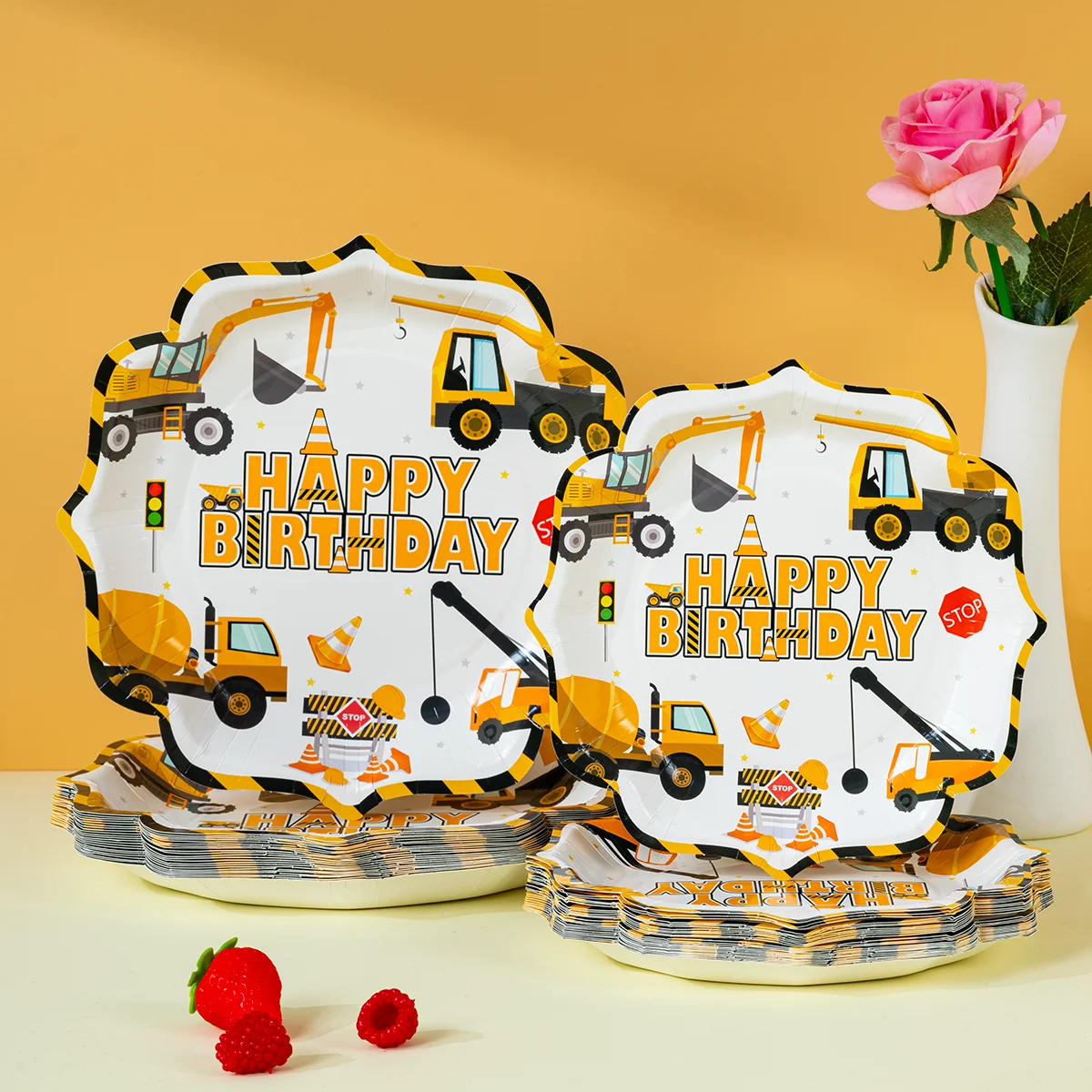 Assiettes en papier jetables sur le thème des camions de construction, 10/25/50 pièces, pour les célébrations d'anniversaire des garçons