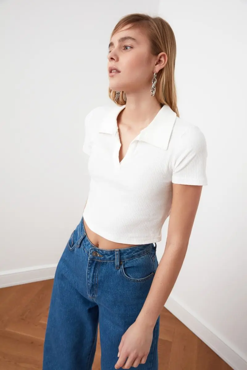 White V-Neck Crop Knitted Blouse TWOSS21BZ0038
