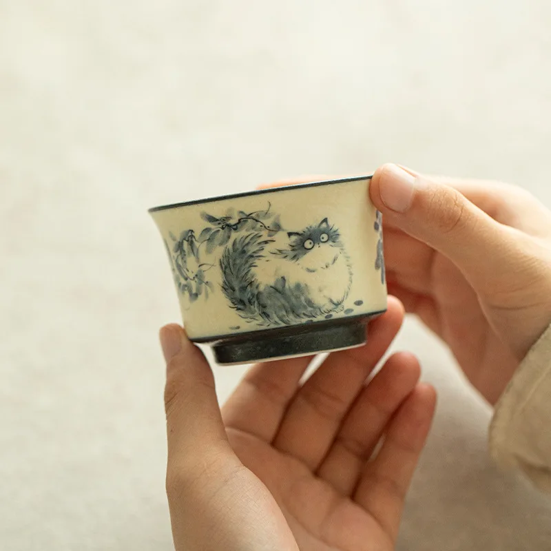 Blue and white tea cup, good-looking cat owner cup, household light luxury Kung Fu tea set, ceramic tea cup