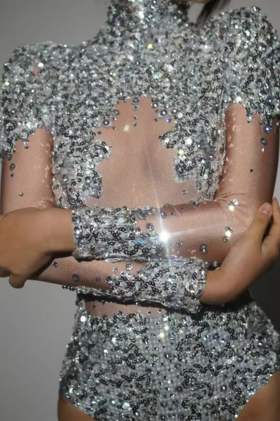 Боди с серебряными и золотыми стразами и блестками, женский сексуальный костюм для выступлений на день рождения, танцевальный костюм, певица, танцовщица, сценическая одежда