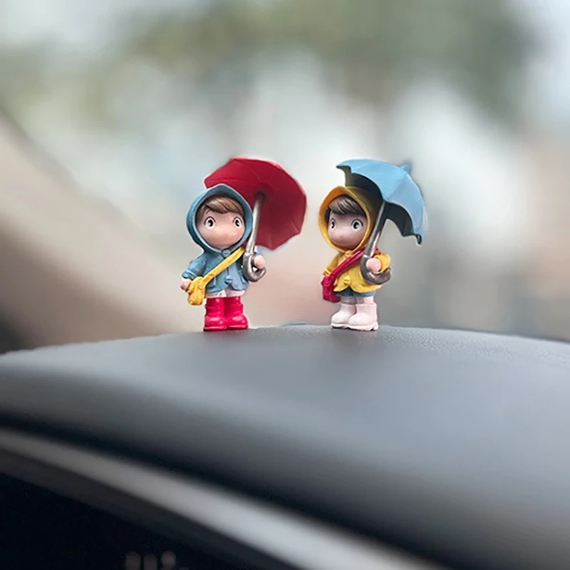 Cute Umbrella Couple Car Interior Decoration Action Figures Auto Rearview Mirror Dashboard Ornaments For Car Accessories