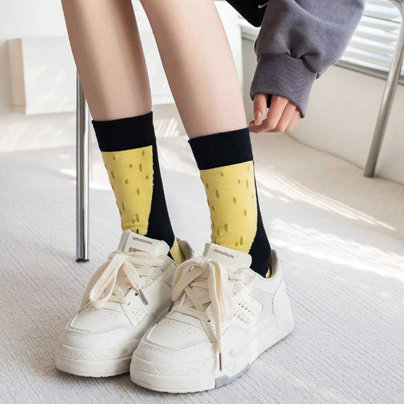 2/4 ペア男性女性面白いアヒルの足パターンミッドチューブソックスファッショナブルなプリント吸汗通気性オールシーズンカジュアルソックス