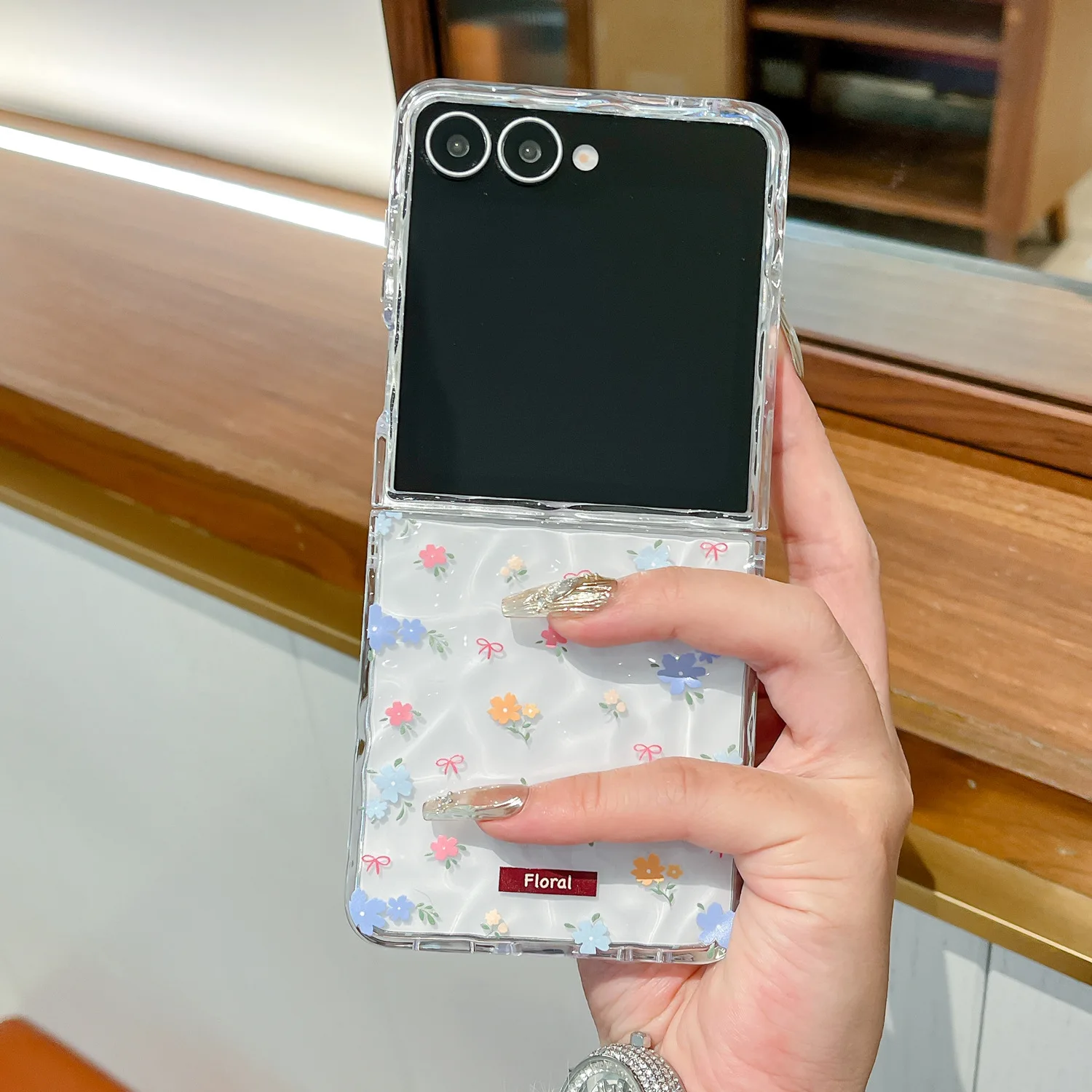 Z Flip6 ケース 透明 花柄 パールブレスレット 水波柄 耐衝撃カバー Z Flip3からZ Flip7まで対応