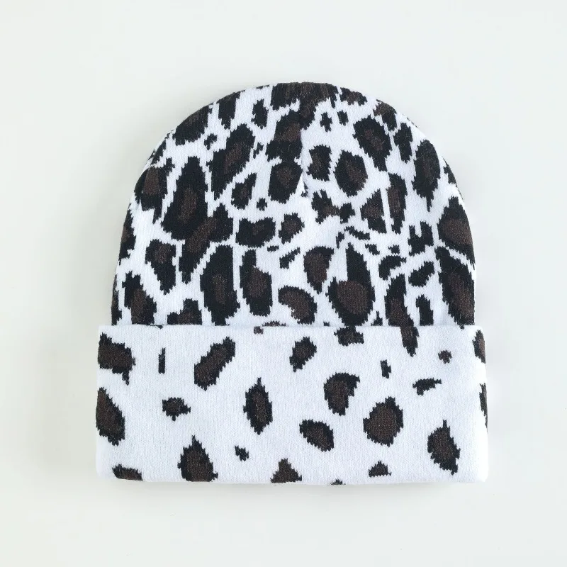 Personalisierte Leopardenmuster-Strickmütze mit Individuell Gesticktem Logo für Herbst und Winter, Warme Acryl-Beanie-Mütze für Männer und Frauen – Detail 7