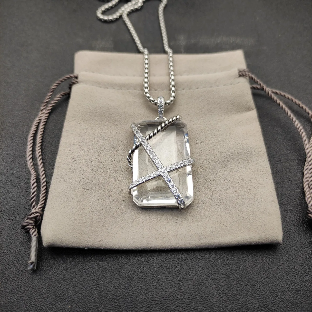 

2025 New High-Quality Christmas Fashionable and Simple Crystal-Edged Necklace - Valentine's Day Gift