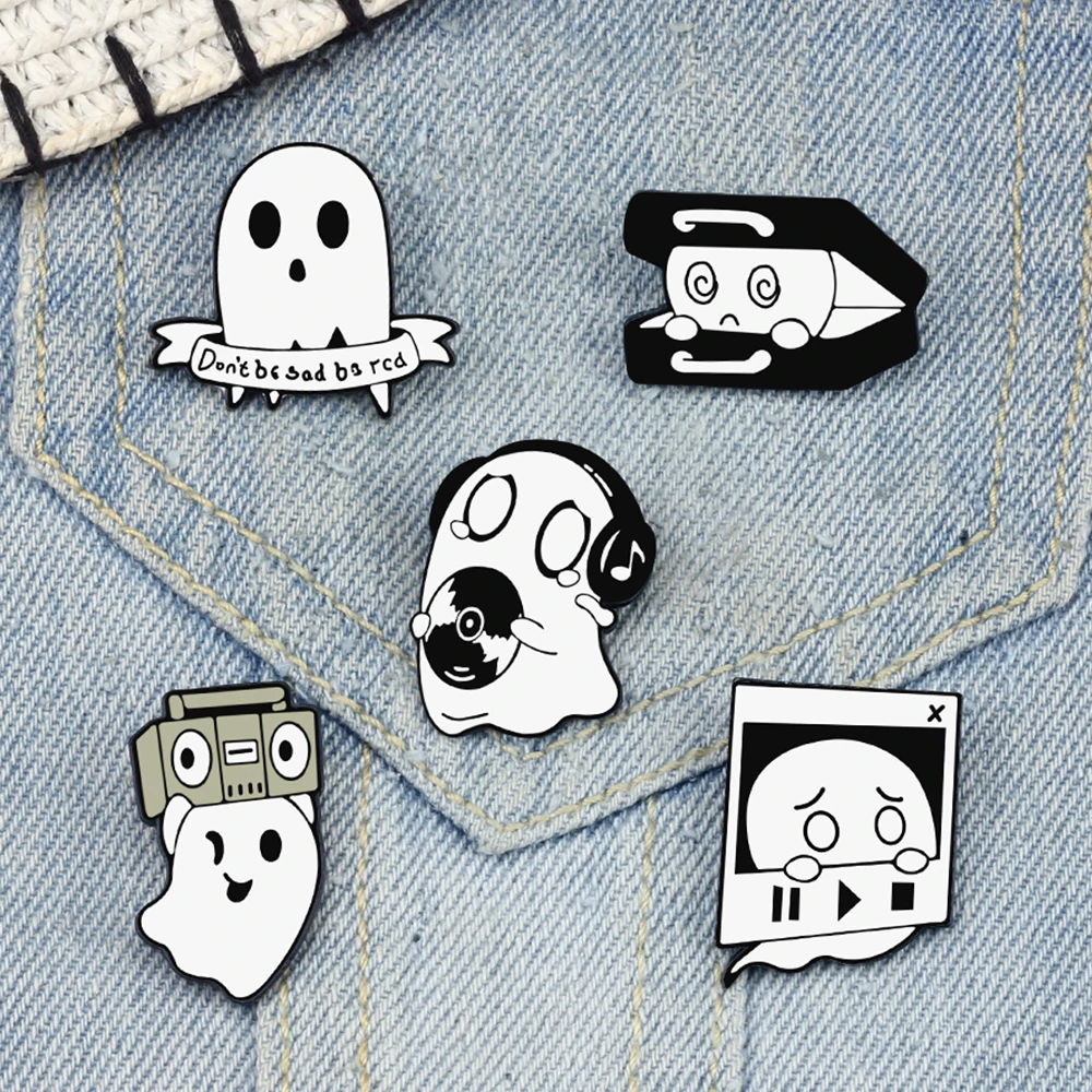 Funny Ghost Love Music Brooch Pin Cartoon Spooky Pet Wearing Earphones Listening CDs Radio Video Pause Playback Enamel Hat Badge