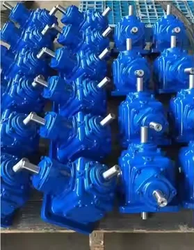 Low MOQ Agricultural Machinery Spiral Bevel Gear Reducer for PTO Shaft Right Angle Gearbox Aluminium Commutator Spline Shaft