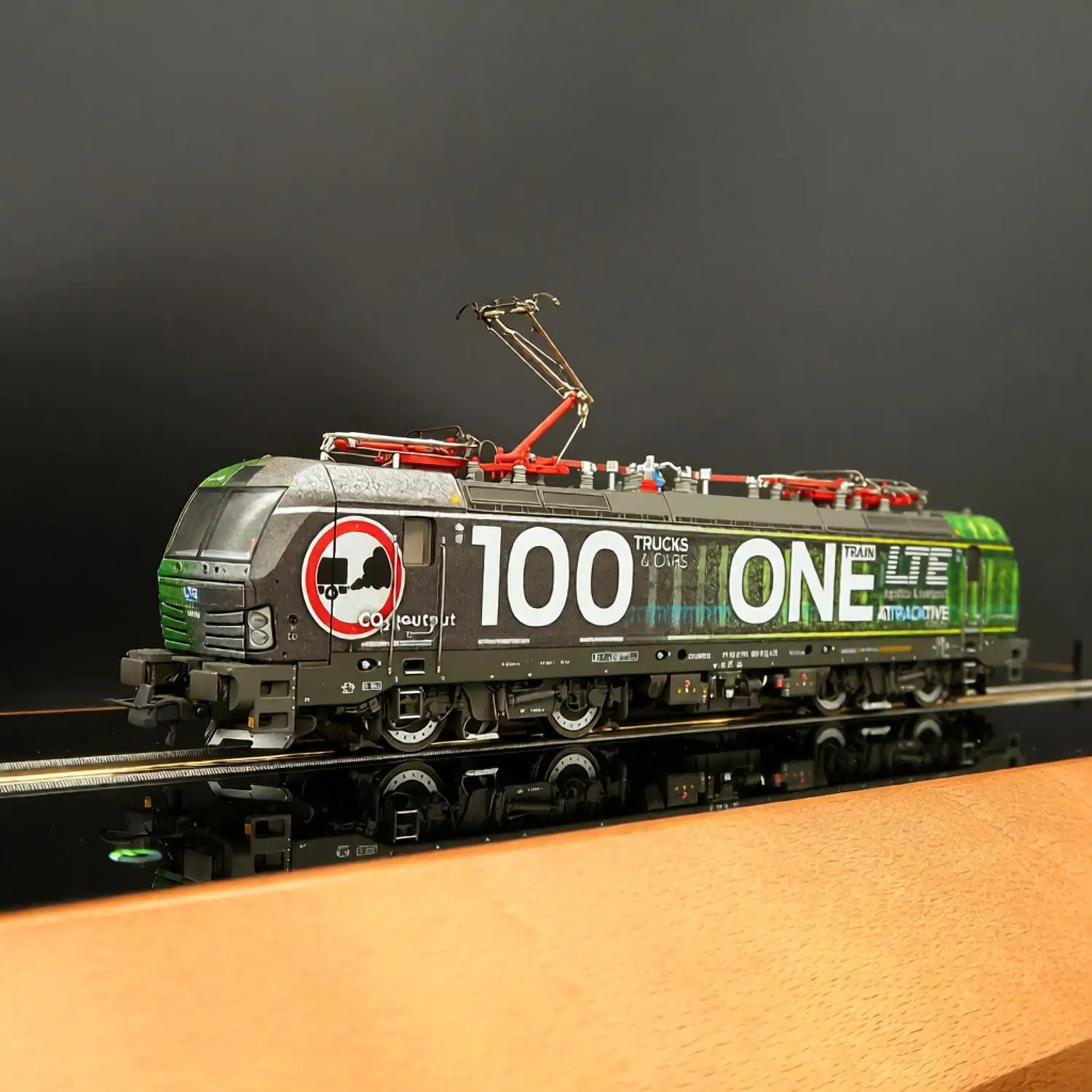 ROCO HO Scale 1/87 Train Model BR193 Electric Locomotive 7510100 Digital Sound Painted Toy Train Adult Collectible Gift