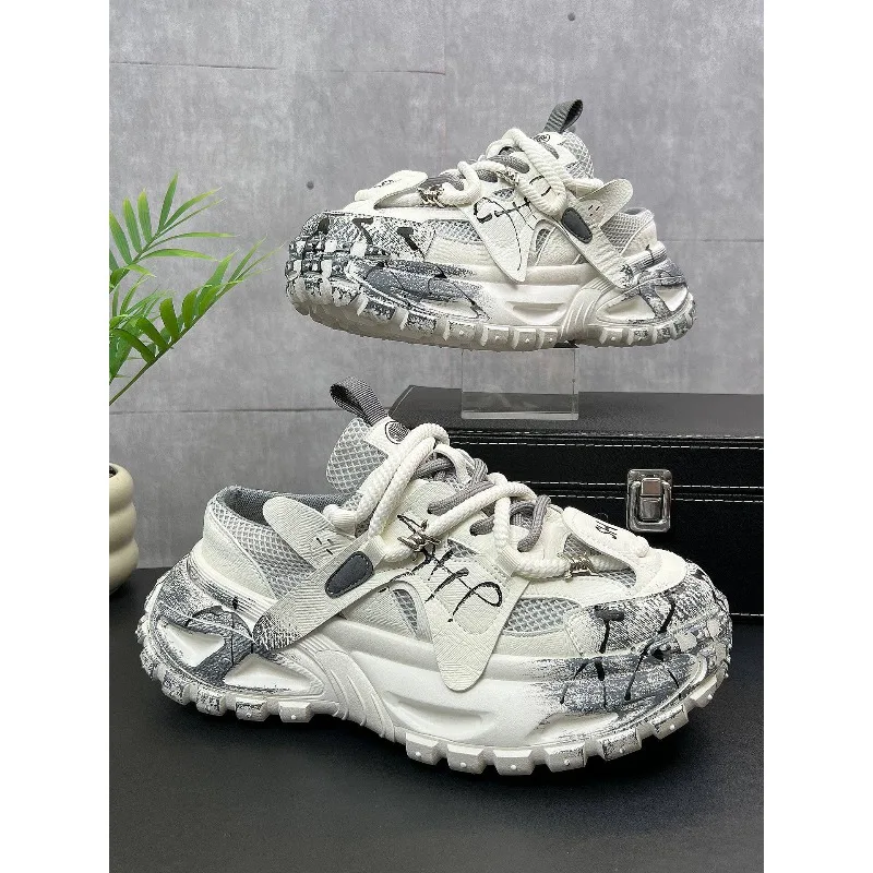 Stylish 2026 Men Graffiti Chunky Heel Closed Toe Backless Slides Summer Breathable Outdoor Wear Casual Walking Shoes