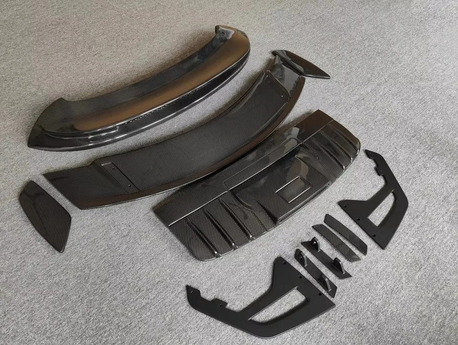 Customized Large Tail Wing Car Kit for 992 Upgraded Horizontal Taillight Type Dry Carbon Fiber Rear Spoiler Body Kit 3