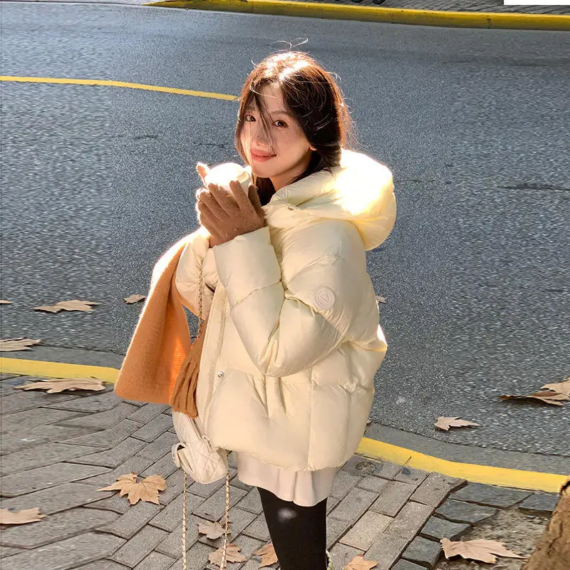 Dziewczęca zimowa kurtka puchowa, krótka kurtka ocieplana bawełną, gruby płaszcz, ciepła kurtka puchowa, nowa modna kurtka puchowa dla studentek.
