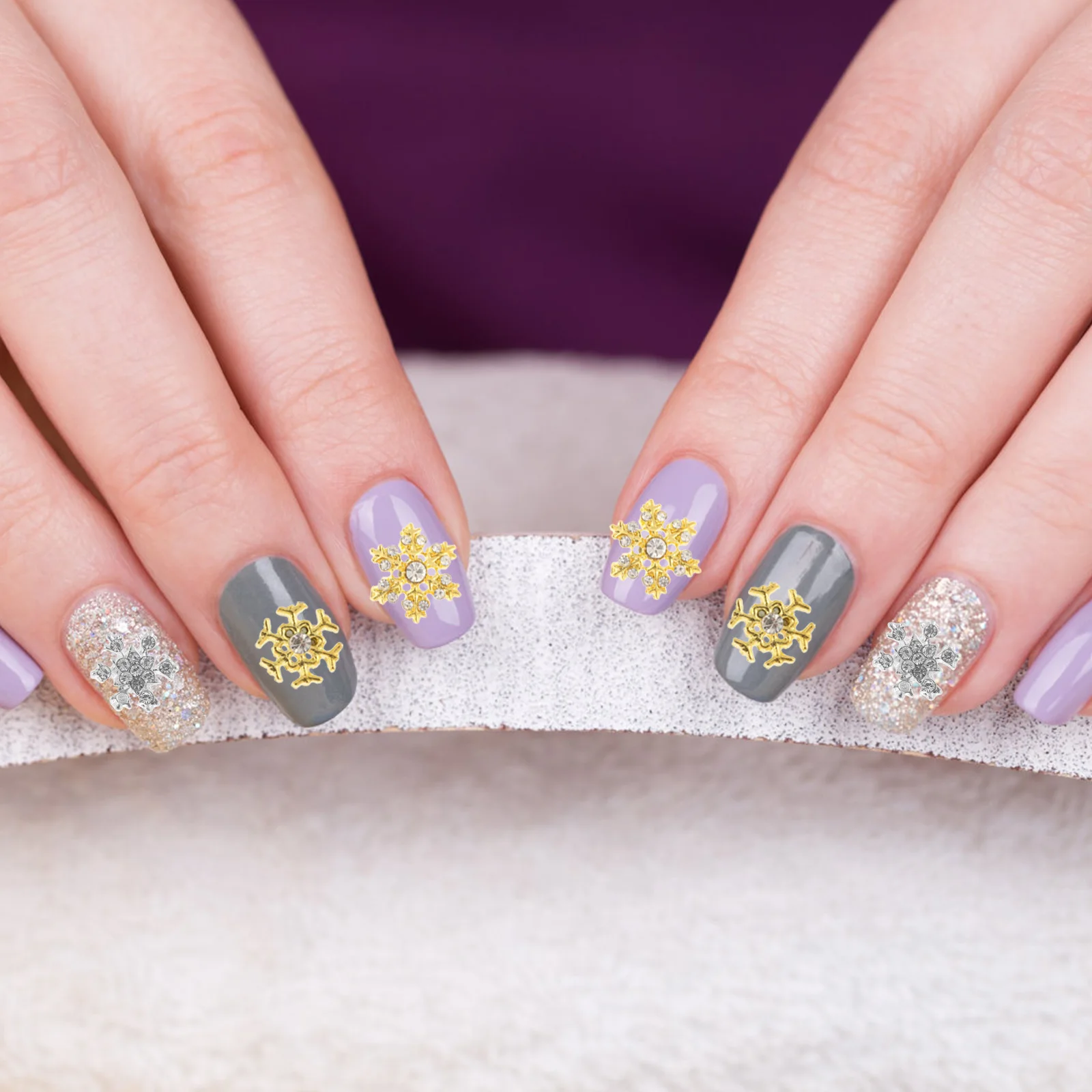 

40Pcs Wear-Resistant Snowflake Nail Decor Stylish Alloy Delicate Holiday Party Decorative Nail Art DIY Delicate Snowflake Decor