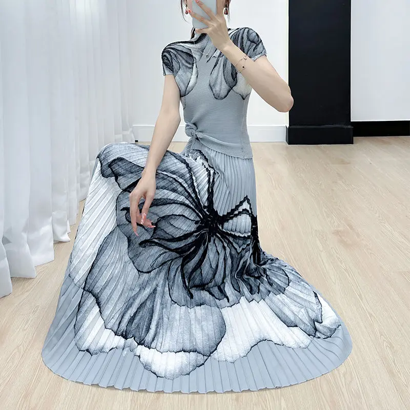 

Age reducing set for women's summer new pleated print versatile slimming T-shirt pleated skirt