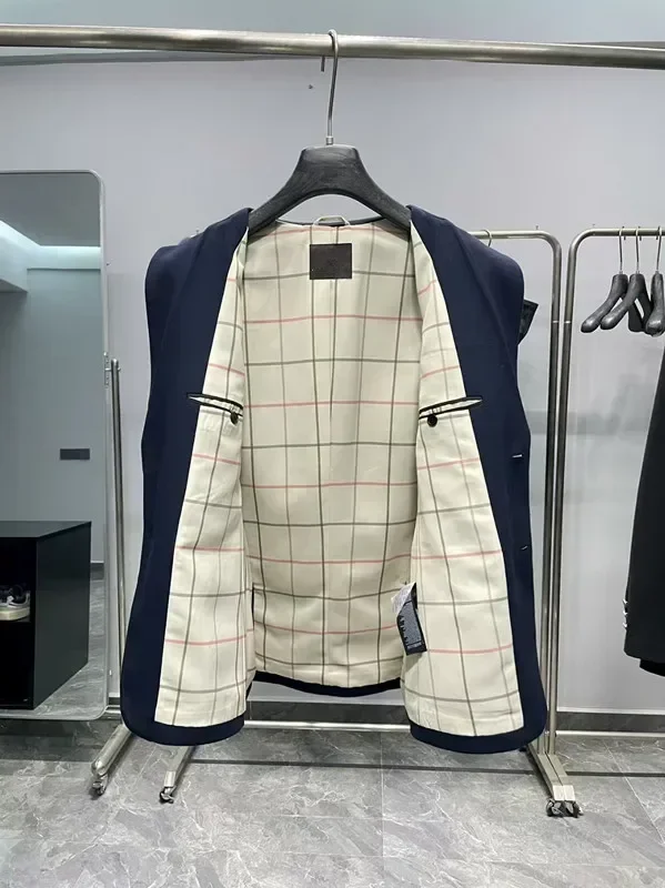 

Итальянский деловой повседневный костюм из шерсти и модала LP