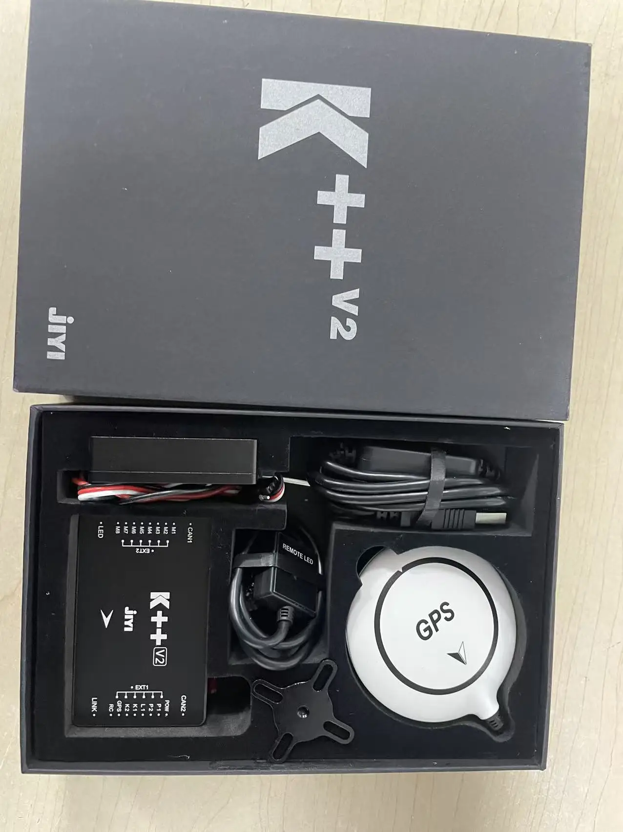 

НОВЫЙ Оригинальный полетный контроллер JIYI K++ V2 с двумя процессорами, опциональным радаром для предотвращения столкновений спереди и сзади, специально для сельскохозяйственных дронов