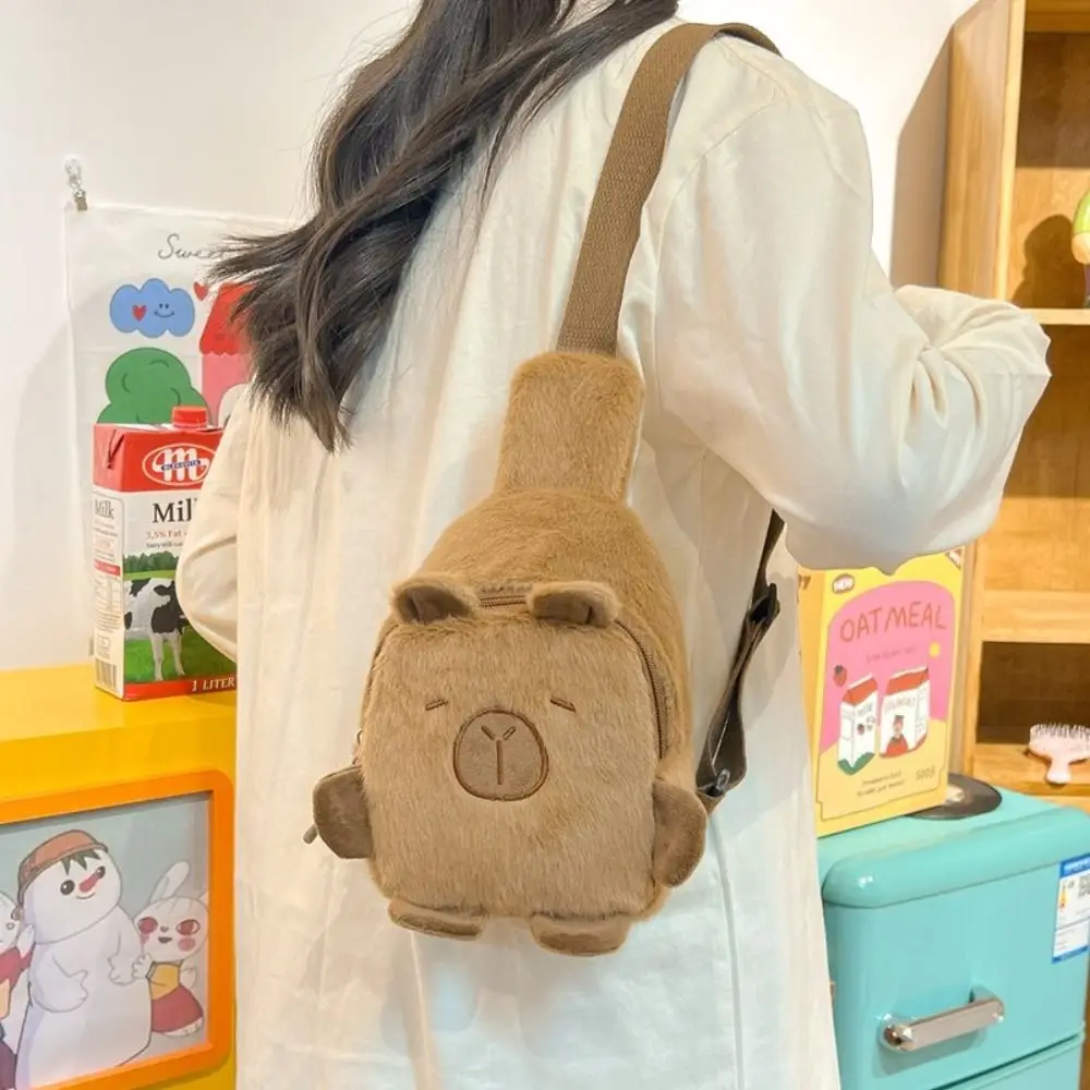 

Новая мультяшная капибара, сумка через плечо для телефона, плюшевая сумка на плечо большой вместимости с регулируемым ремешком, нагрудная сумка на молнии
