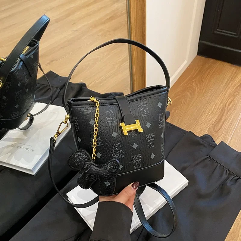 

Luxury Women Handbag Leather Crossbody Bag Famous Designer Popular Classic Elegant Shoulder Bag Ladies Tote Bag Versatile