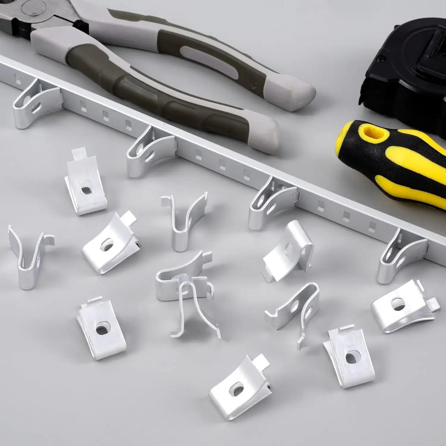 10-30 SZT. Klipsy do Półek Szafkowych Metalowe Klipsy do Półek Regulowane Klipsy do Wsporników Półek Aluminiowe Kołki do Półek Metalowe Klipsy do Wsporników Półek