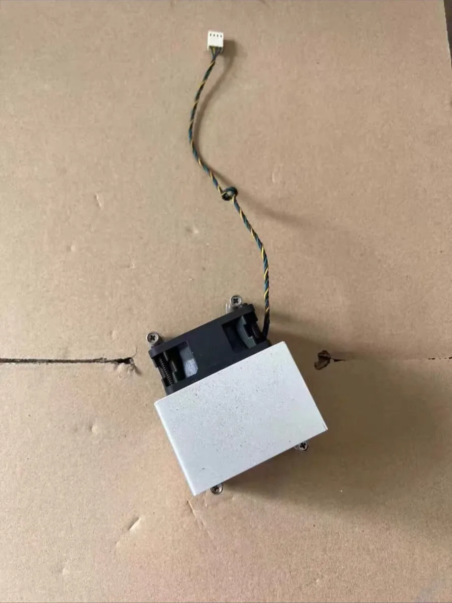 Disassembled X79 2011-pin rectangular copper bottom radiator four-pin cooling air server accessories